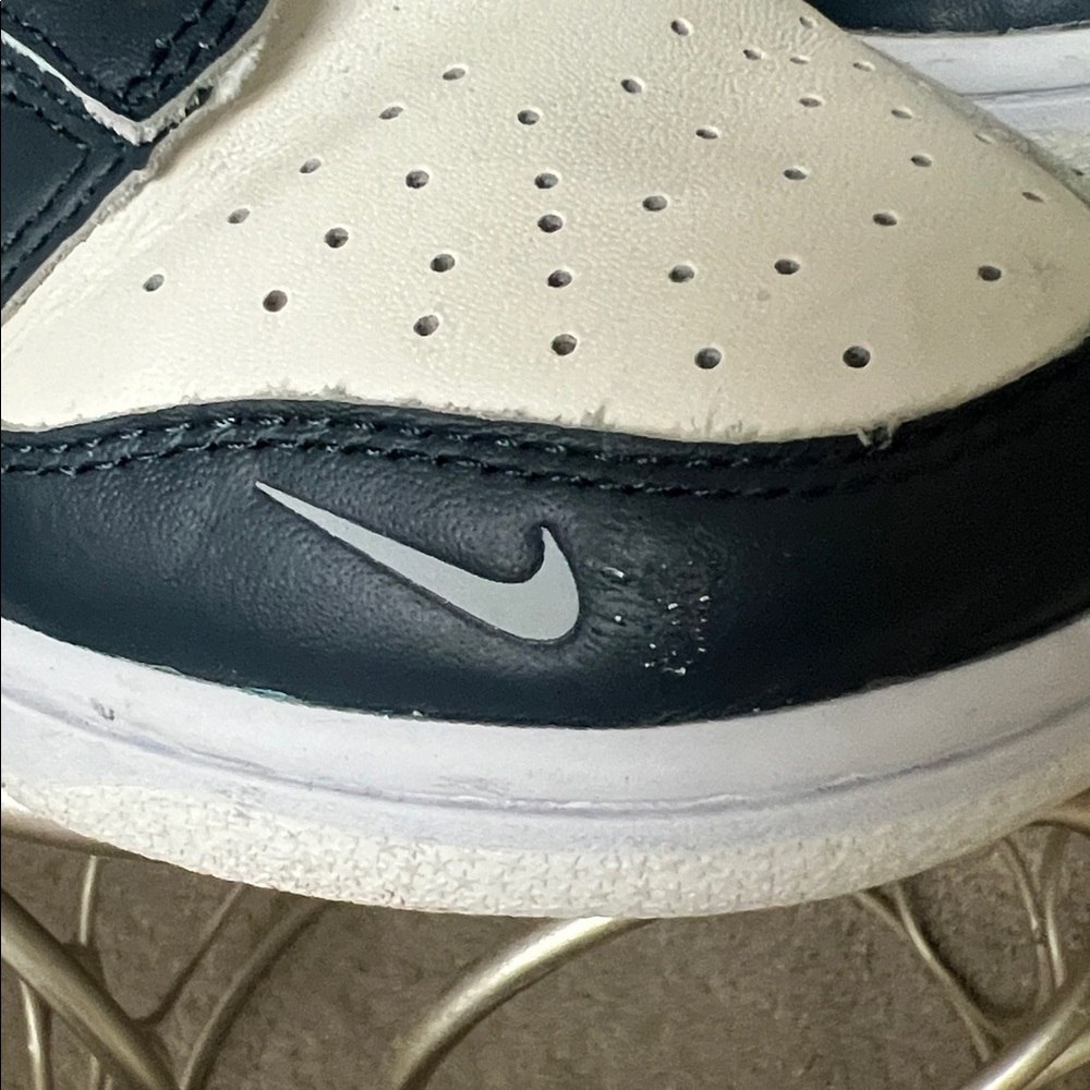 Nike Dunk Low - image 7